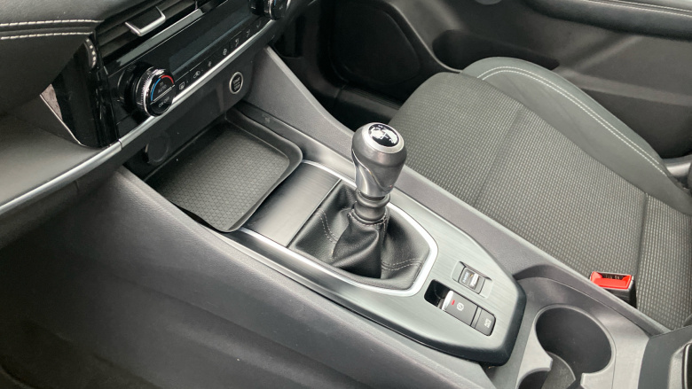 Nissan Qashqai 1.3 DiG-T MH Acenta Premium 5dr Petrol Hatchback